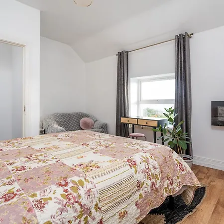 Bed & Breakfast Yellow Door *