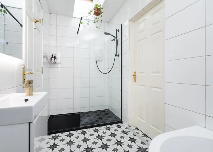 Yellow Door Bed & Breakfast Moville